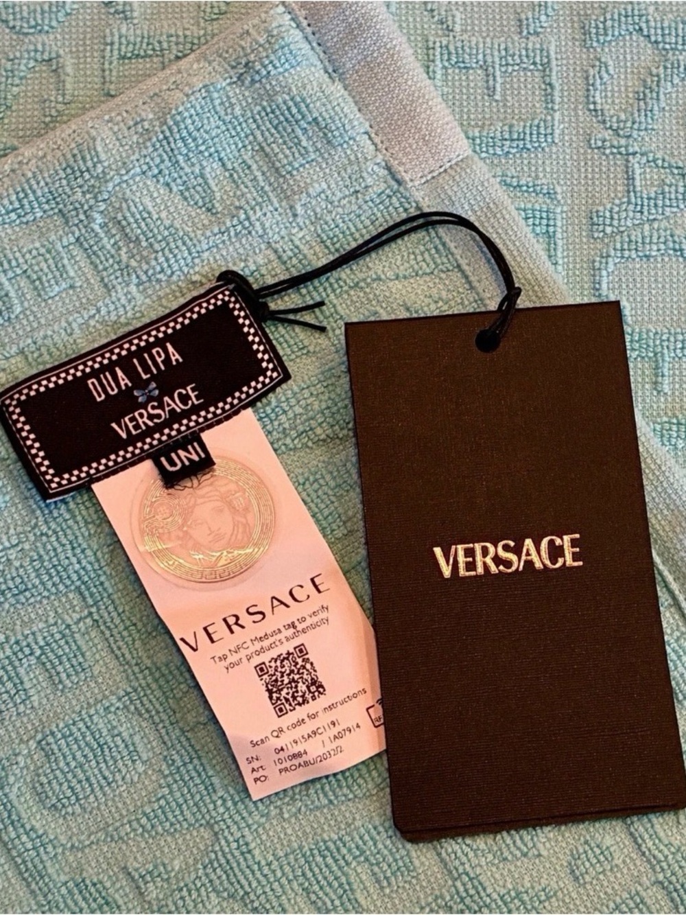 Versace Beach Cover-Up - Picture 5 of 5